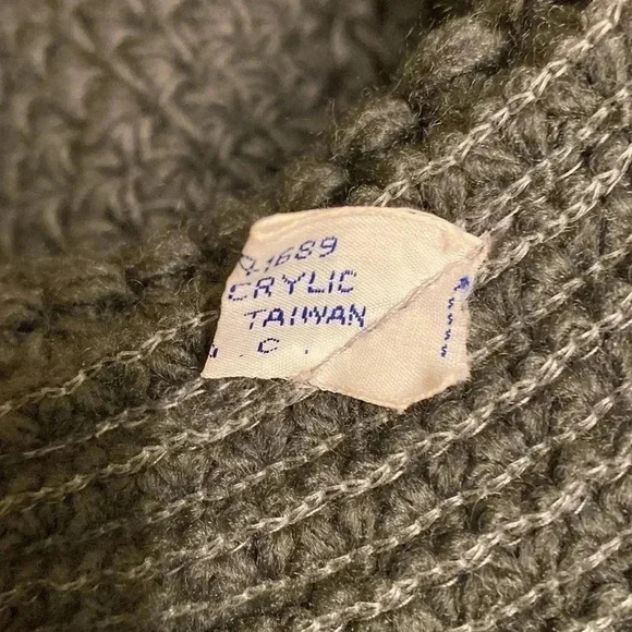 Collapsible Crocheted Bucket Hat - Picture 4 of 5